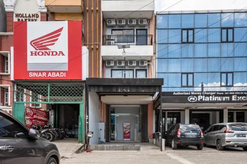 Hostal Reddoorz Near Tanjung Duren 2