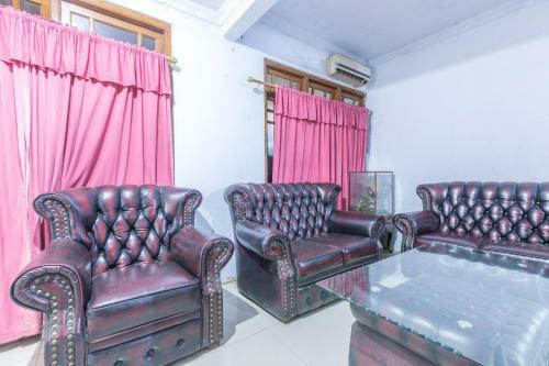 Hotel Oyo 1424 Guntary Residence