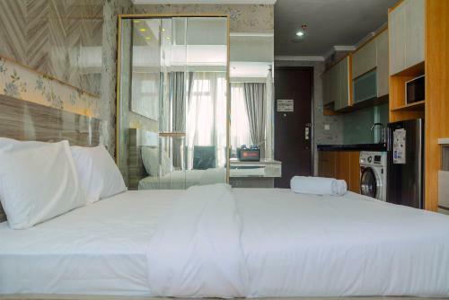 Tranquil Studio Apartment At Menteng Park By Travelio