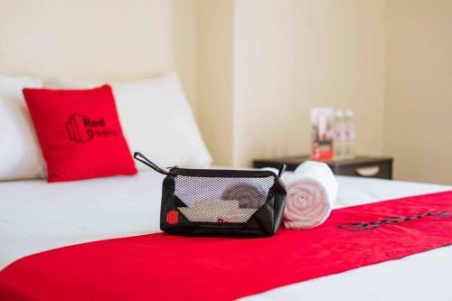 Hostal Reddoorz Near Cipinang Indah Mall