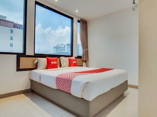 Oyo 3735 Liv Hotel
