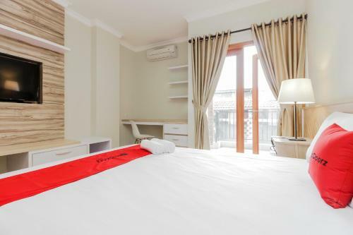 Hostal Reddoorz Premium Near Ragunan Zoo 2