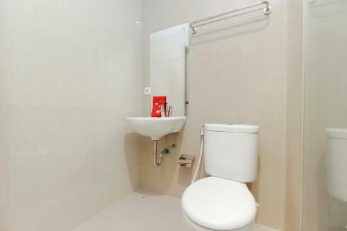 Hostal Reddoorz Premium Near Ragunan Zoo 2