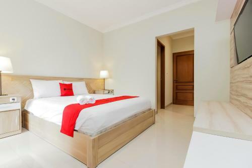 Hostal Reddoorz Premium Near Ragunan Zoo 2