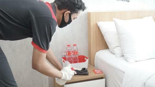 Hostal Reddoorz Premium Near Ragunan Zoo 2