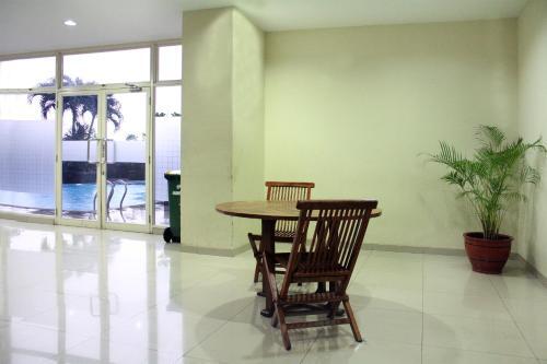 Hotel Oyo 266 Margonda Residence 5