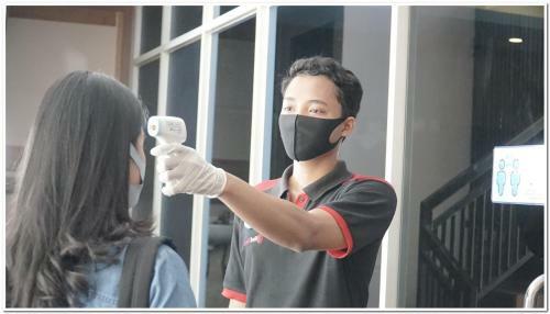 Hotel Reddoorz Plus Near Senayan City