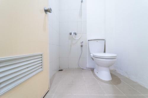 Hostal Koolkost Near Ragunan Zoo - Minimum Stay 6 Days