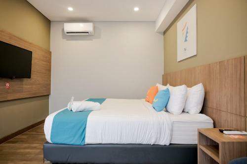 Sans Hotel Puri Indah Jakarta