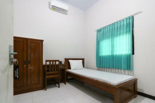 Hotel Oyo Life 3187 Kost Putri Bu Chris