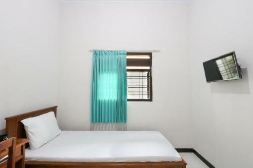 Hotel Oyo Life 3187 Kost Putri Bu Chris