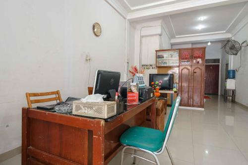 Hostal Reddoorz Syariah Near Stasiun Kereta Api Kisaran