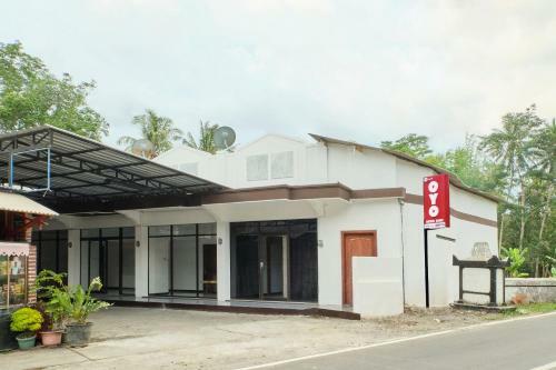 Hotel Oyo 2519 Mayang Garini