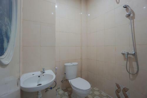 Hotel Oyo 2566 Putri Kesia Rooms