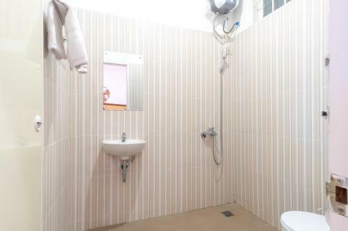 Hotel Oyo Life 2843 Raz House Syariah