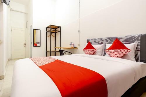 Hotel Oyo 1400 Barat Residence Syariah