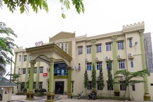 Hotel Oyo 1400 Barat Residence Syariah