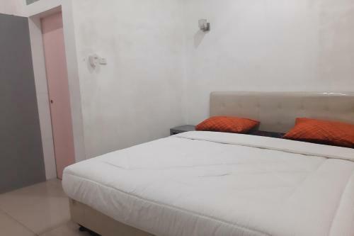 Hotel Oyo 3477 Herman Residence