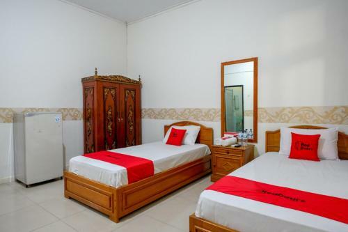 Hostal Reddoorz Plus @ Alam Raya Hotel