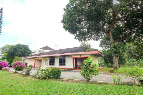 Oyo 3180 Hotel Rian Cottage