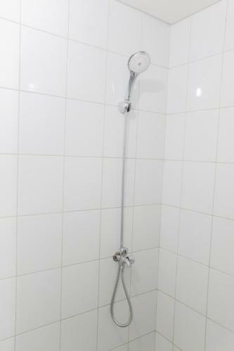 Artistic Studio At Emerald Bintaro Apartment By Travelio