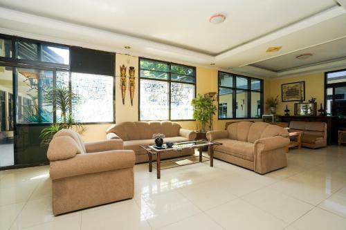 Oyo 1652 Hotel Tampiarto