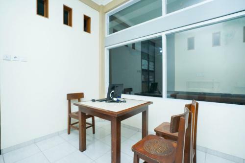 Hotel Oyo 1642 Penginapan Anggrek Syariah 2