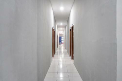 Hostal Reddoorz Near Manhattan Square Medan