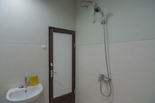 Hostal Aziz Guest House Syariah