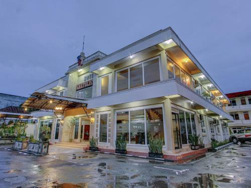 Oyo 3379 Hotel Khatulistiwa