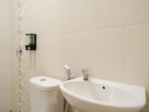 Hotel Reddoorz Near Exit Tol Banyumanik 2