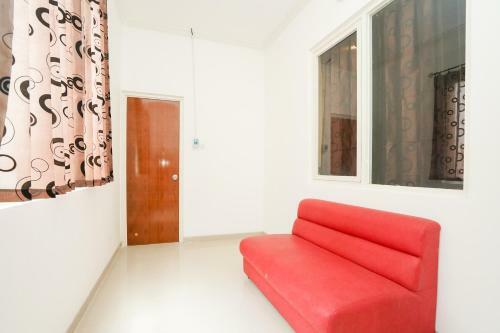 Hotel Oyo 1957 Riverside Residence
