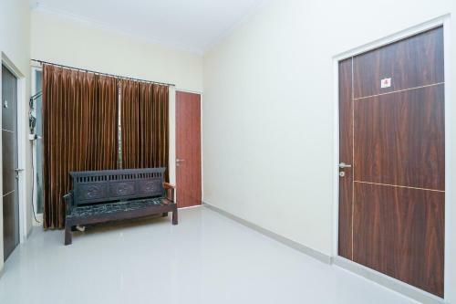 Hotel Oyo 1957 Riverside Residence