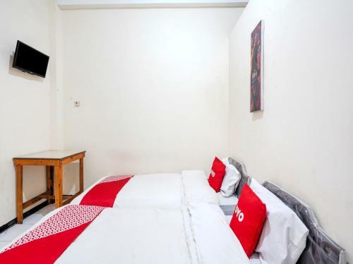 Hotel Oyo 3842 Eiffel Ketintang Unesa Syariah
