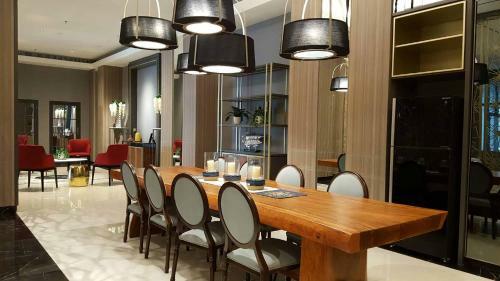 Luxury 2 Bed Room Anderson Apartment Pakuwon Mall