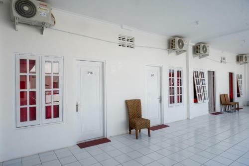 Hotel Reddoorz Plus Near Ums Solo