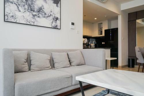 Exclusive With Comfortable 2br Apartment At Branz Bsd By Travelio