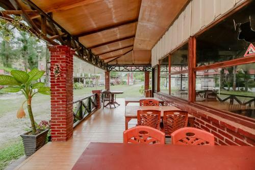 Hostal Reddoorz Plus @ Jalan Tugu Silalahi Tongging