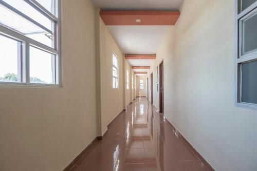 Hotel Reddoorz @ Losari Area 2