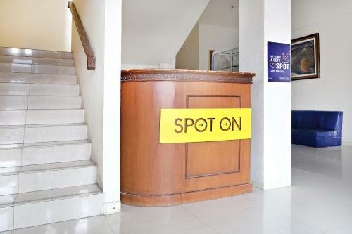 Hotel Spot On 2610 Zn Residence