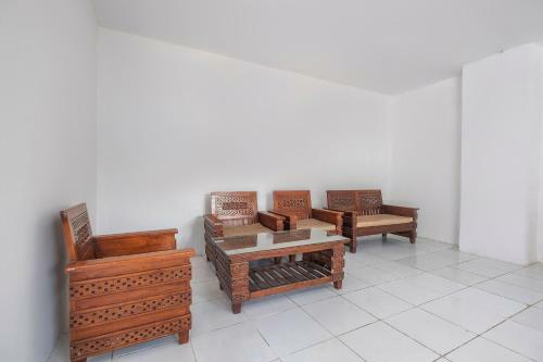 Hotel Oyo 2775 Rf Homestay