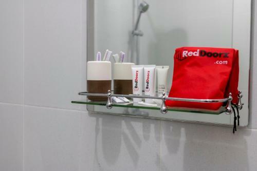 Hostal Reddoorz @ Jalan Adiyaksa Panakkukang