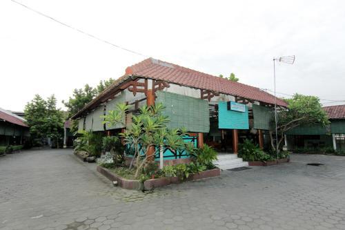 Hostal Reddoorz @ Sagan Jogja 2