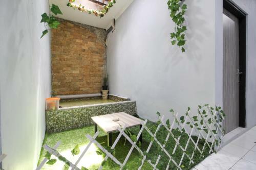 Hostal Reddoorz Near Graha Saba Ugm