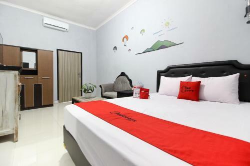 Hostal Reddoorz Near Graha Saba Ugm