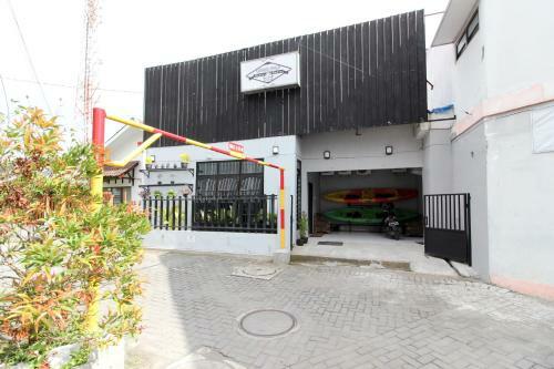 Hostal Reddoorz Near Graha Saba Ugm