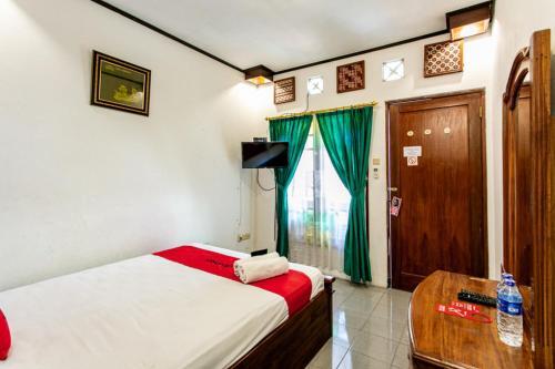 Hostal Reddoorz Plus Near Taman Sari 2