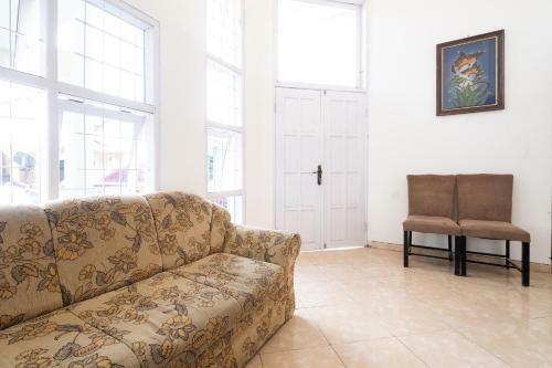 Hotel Oyo 2173 Bnv House Babarsari