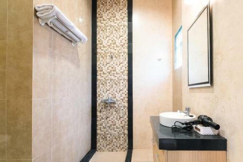 Hotel Oyo 2469 Sutomo Homestay
