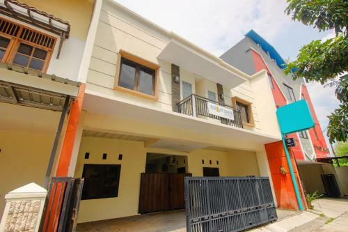 Hotel Oyo Life 2470 Student Garden